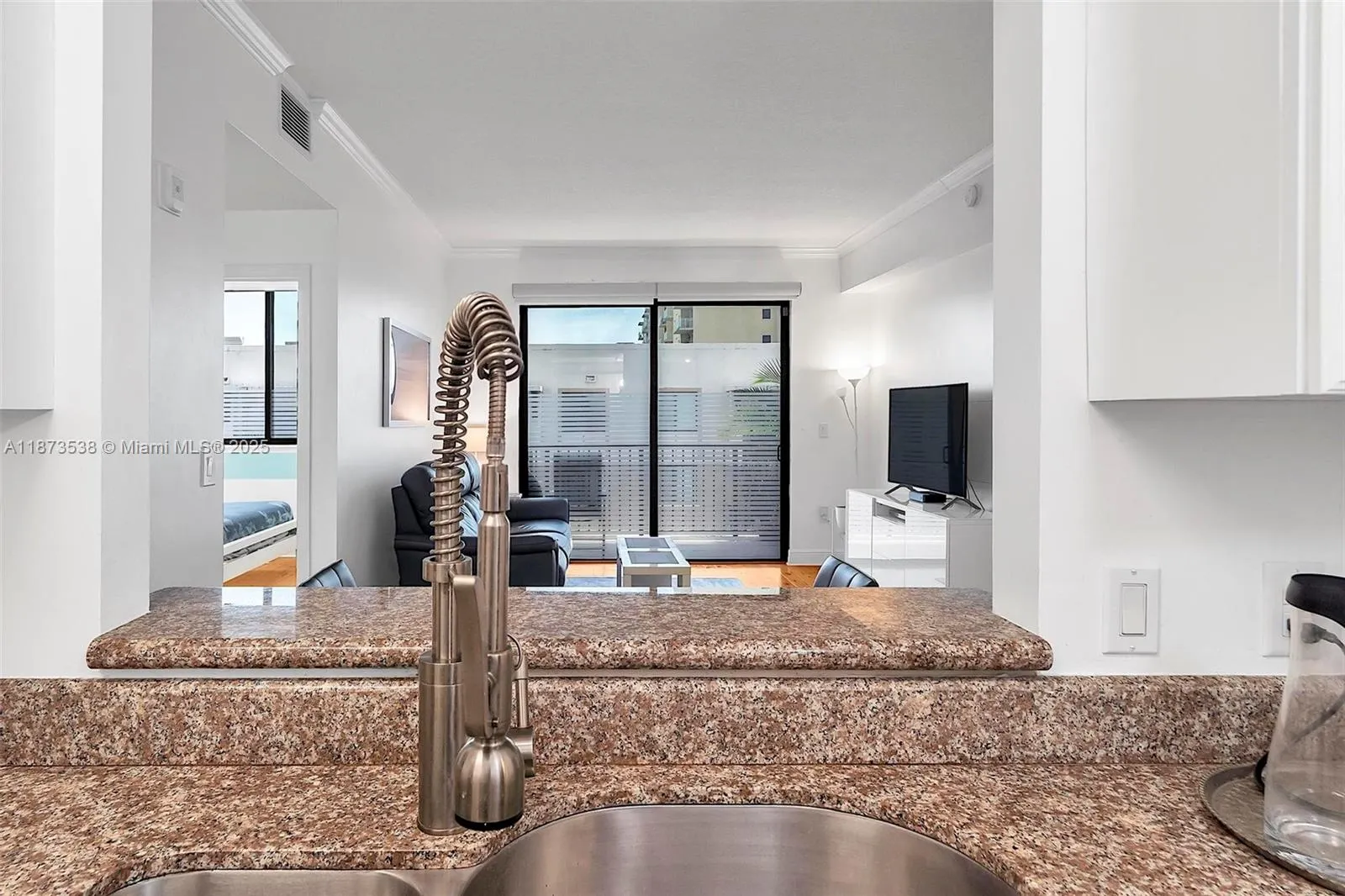 3590 Coral Way, #906