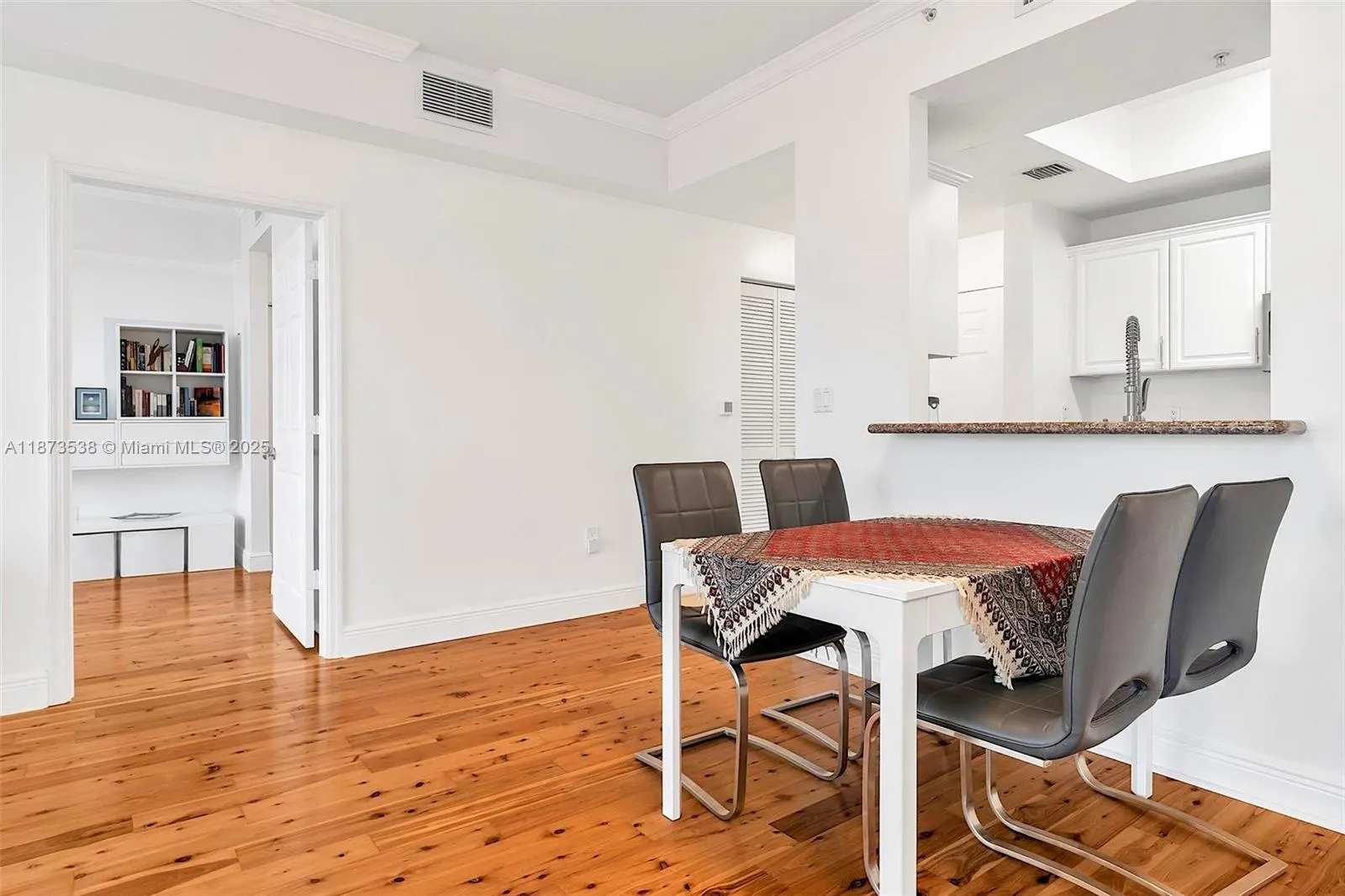 3590 Coral Way, #906
