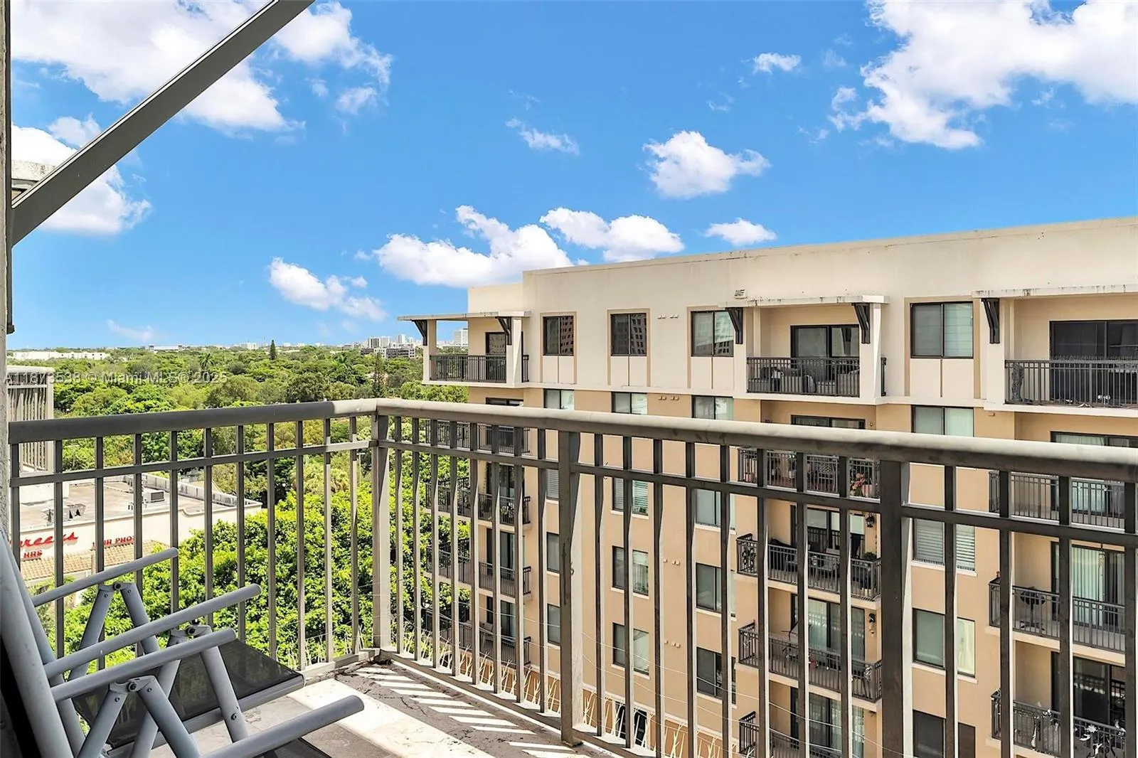 3590 Coral Way, #906