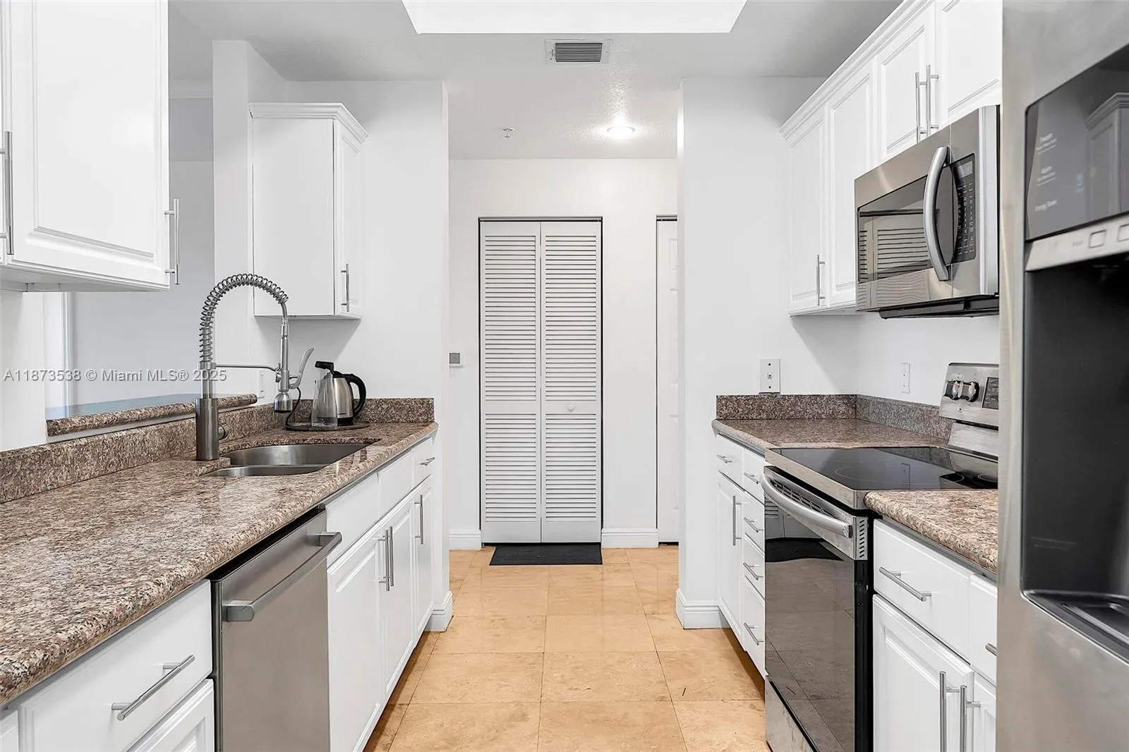 3590 Coral Way, #906