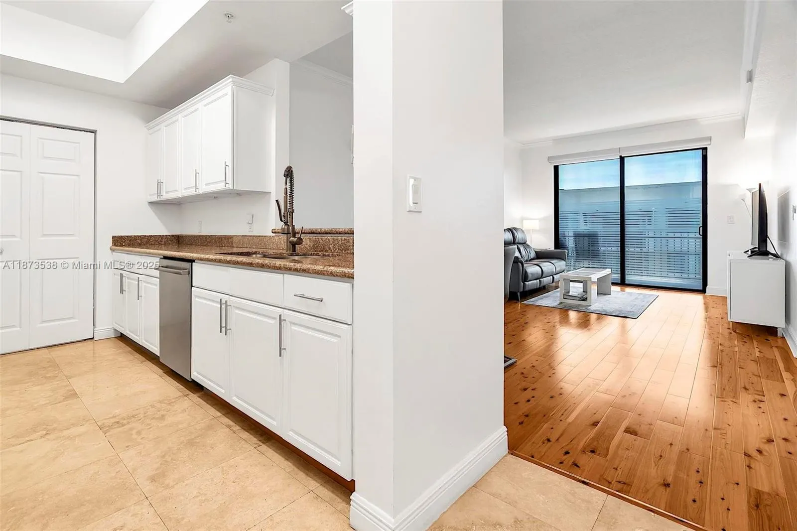 3590 Coral Way, #906