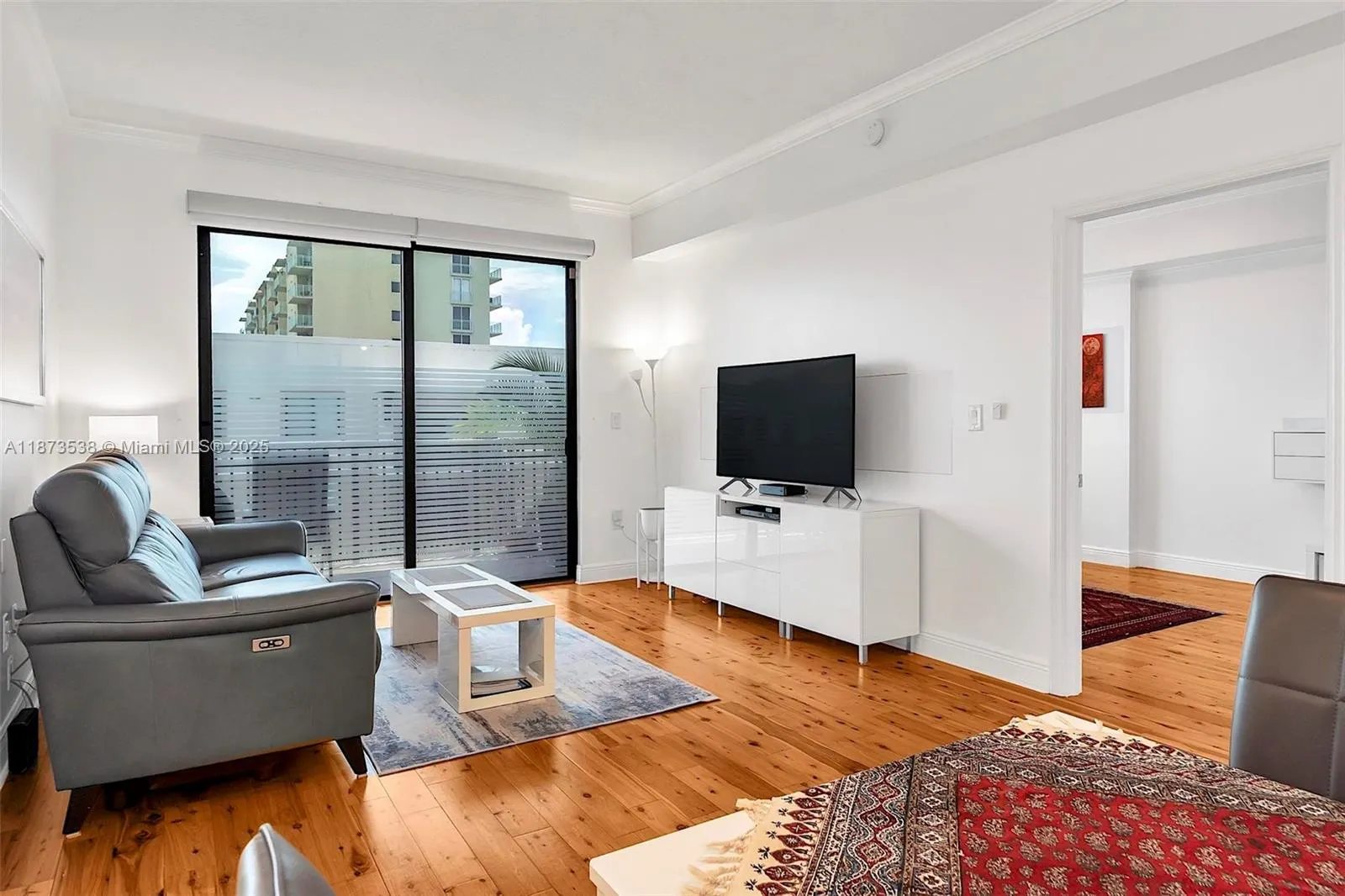 3590 Coral Way, #906