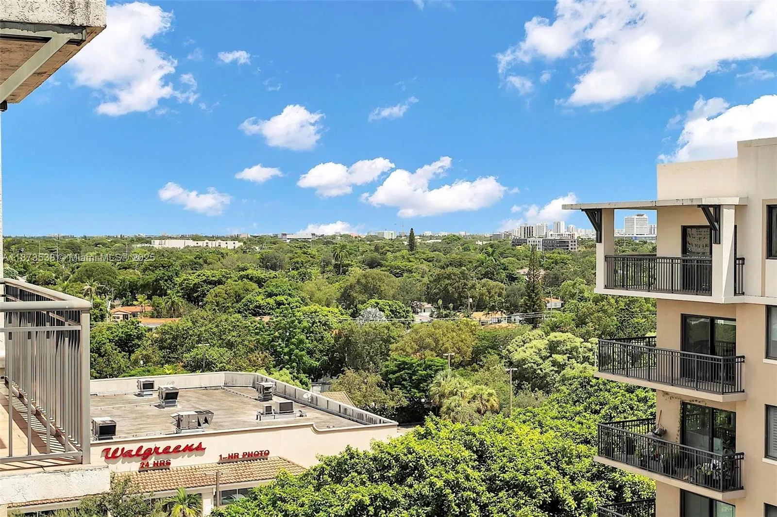 3590 Coral Way, #906