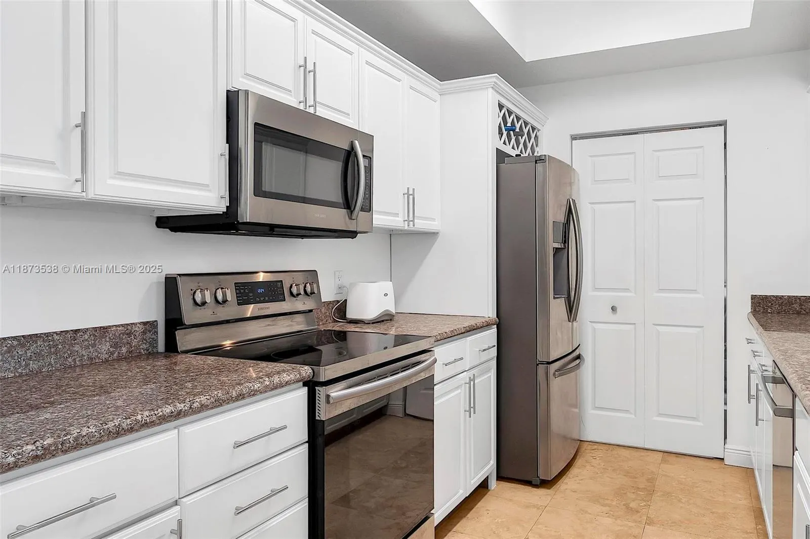 3590 Coral Way, #906