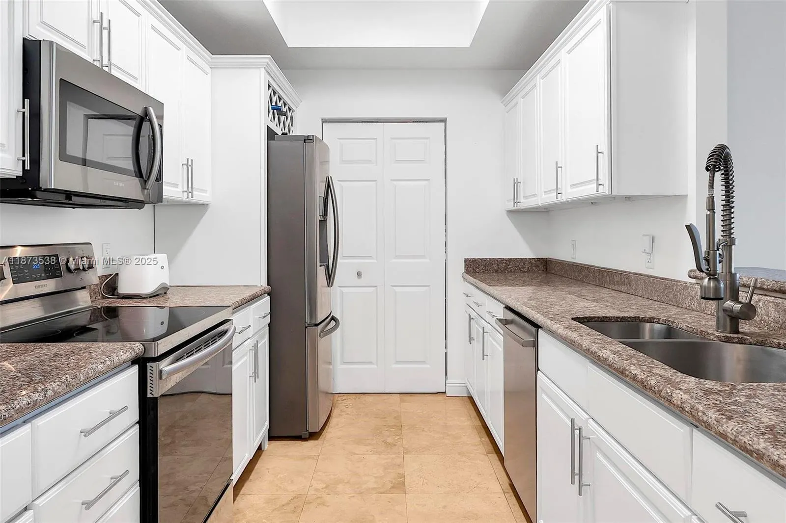3590 Coral Way, #906