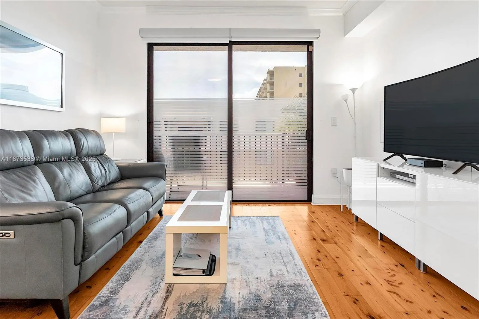 3590 Coral Way, #906