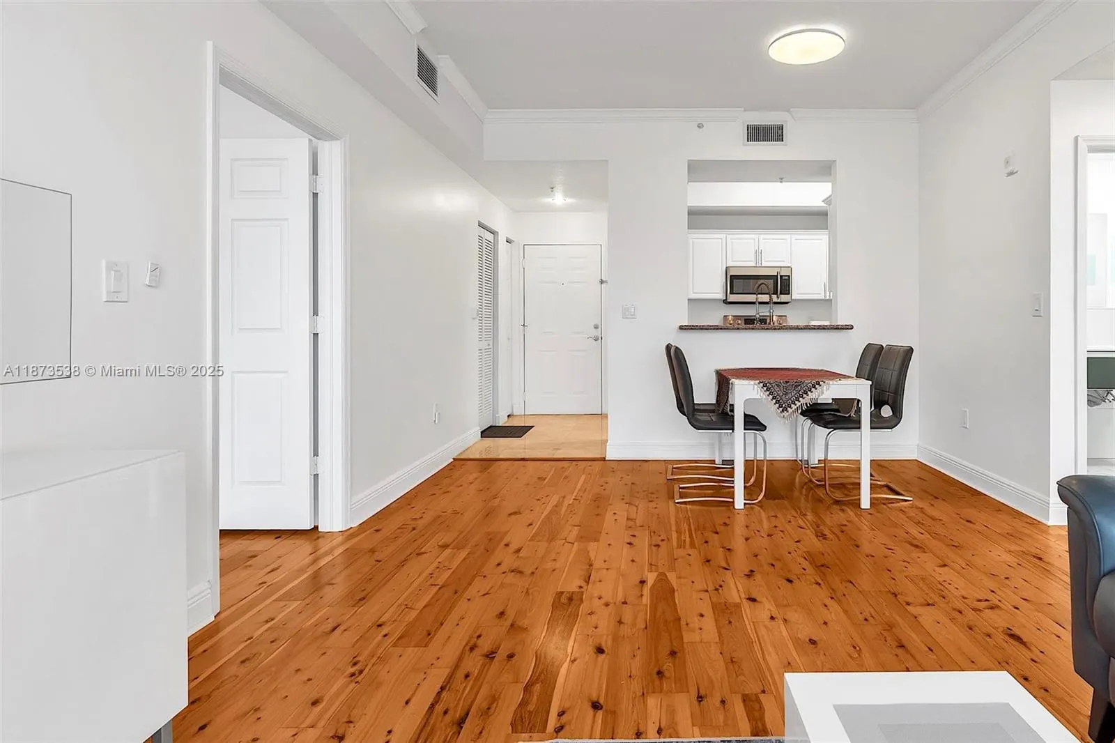 3590 Coral Way, #906