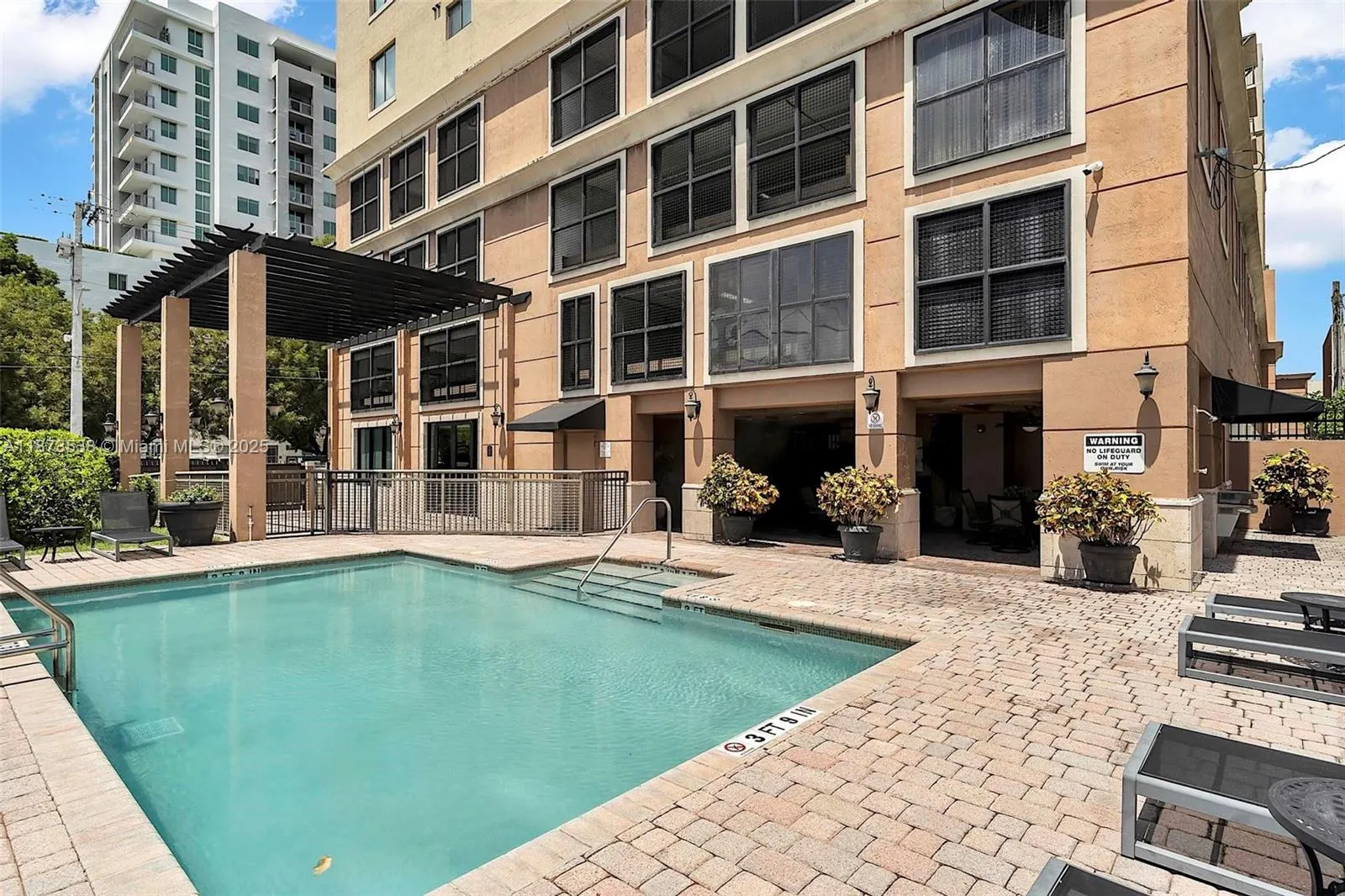 3590 Coral Way, #906