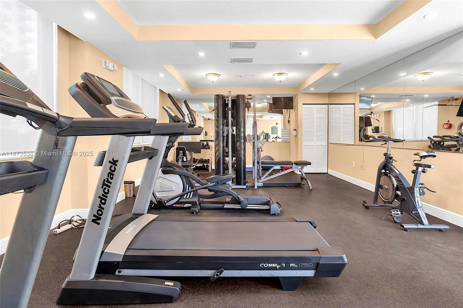 3590 Coral Way, #906