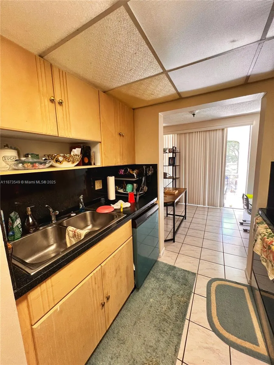 3760 Inverrary Dr, #2Z