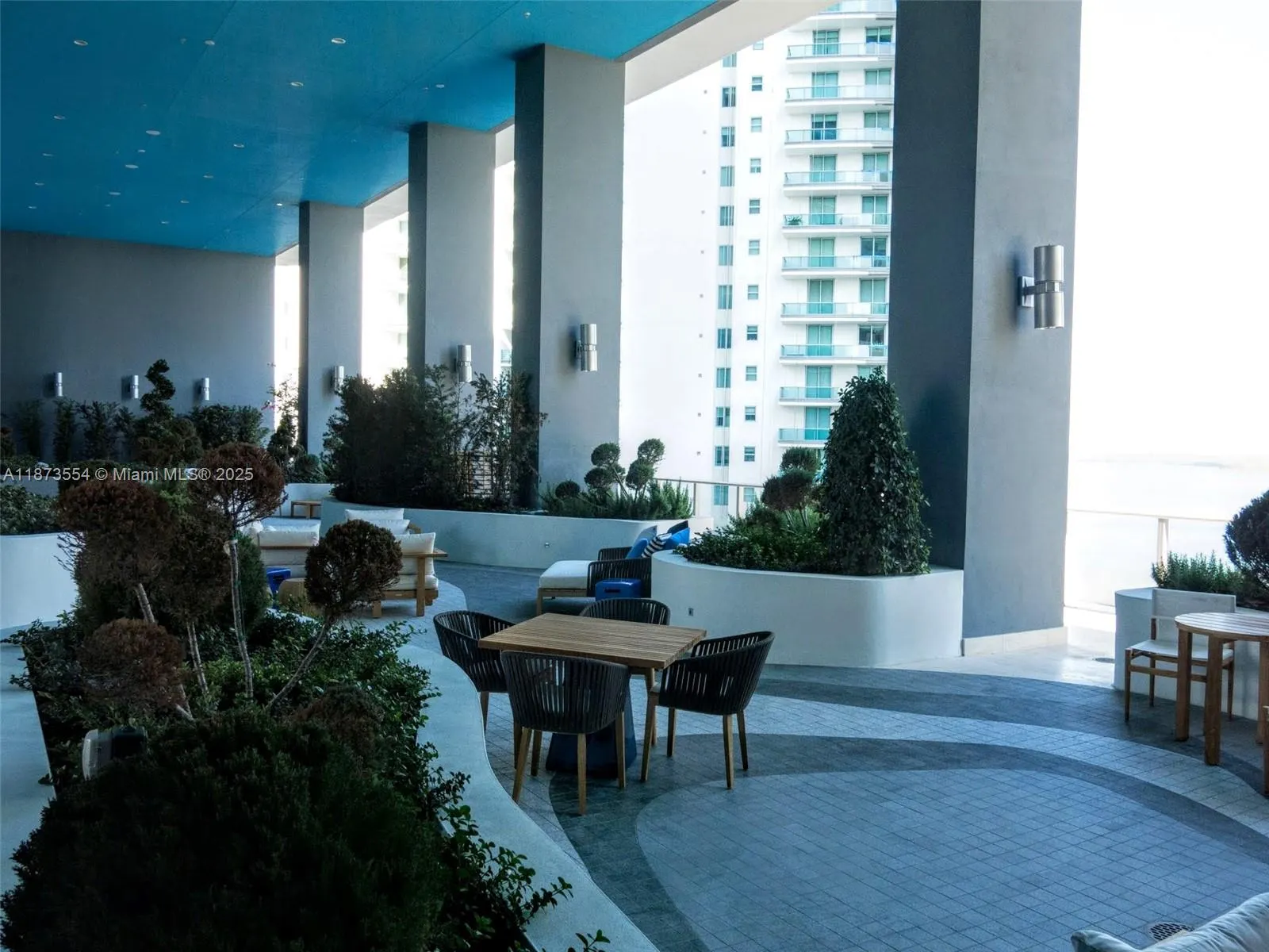 1300 Brickell Bay Dr, #3506