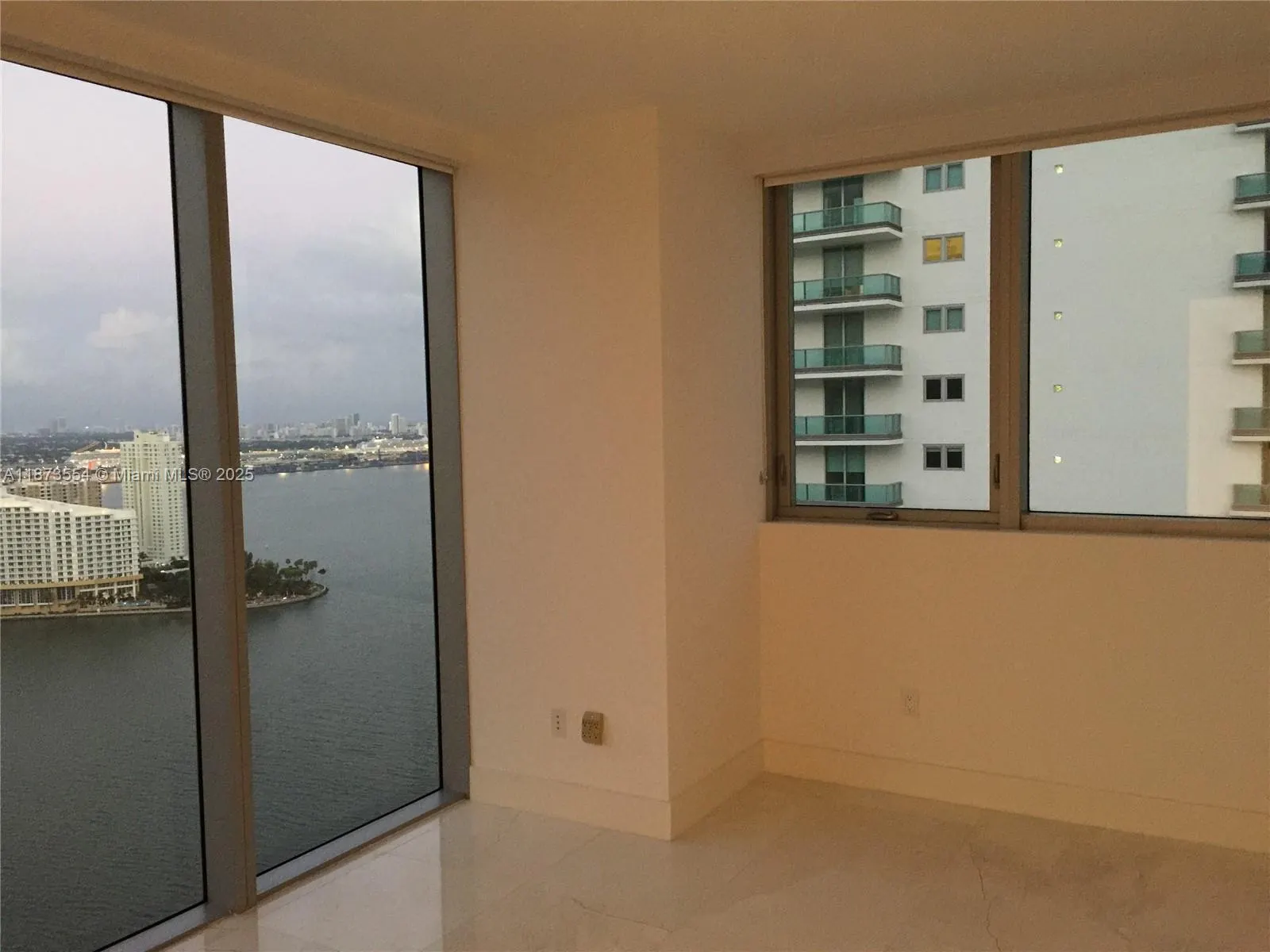 1300 Brickell Bay Dr, #3506
