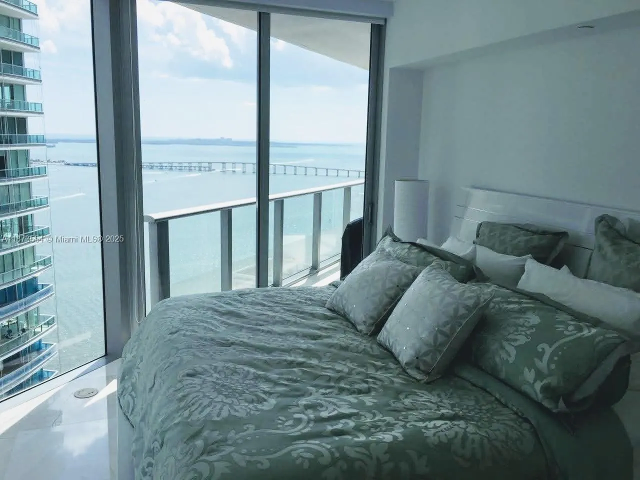 1300 Brickell Bay Dr, #3506