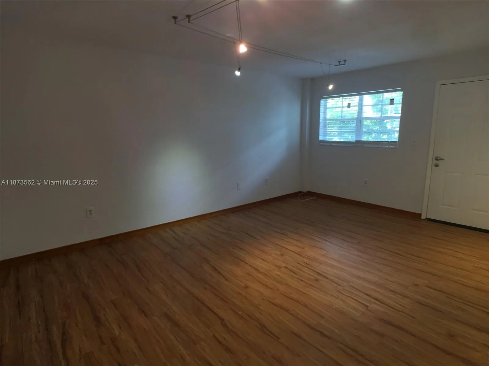 1620 West Ave, #302