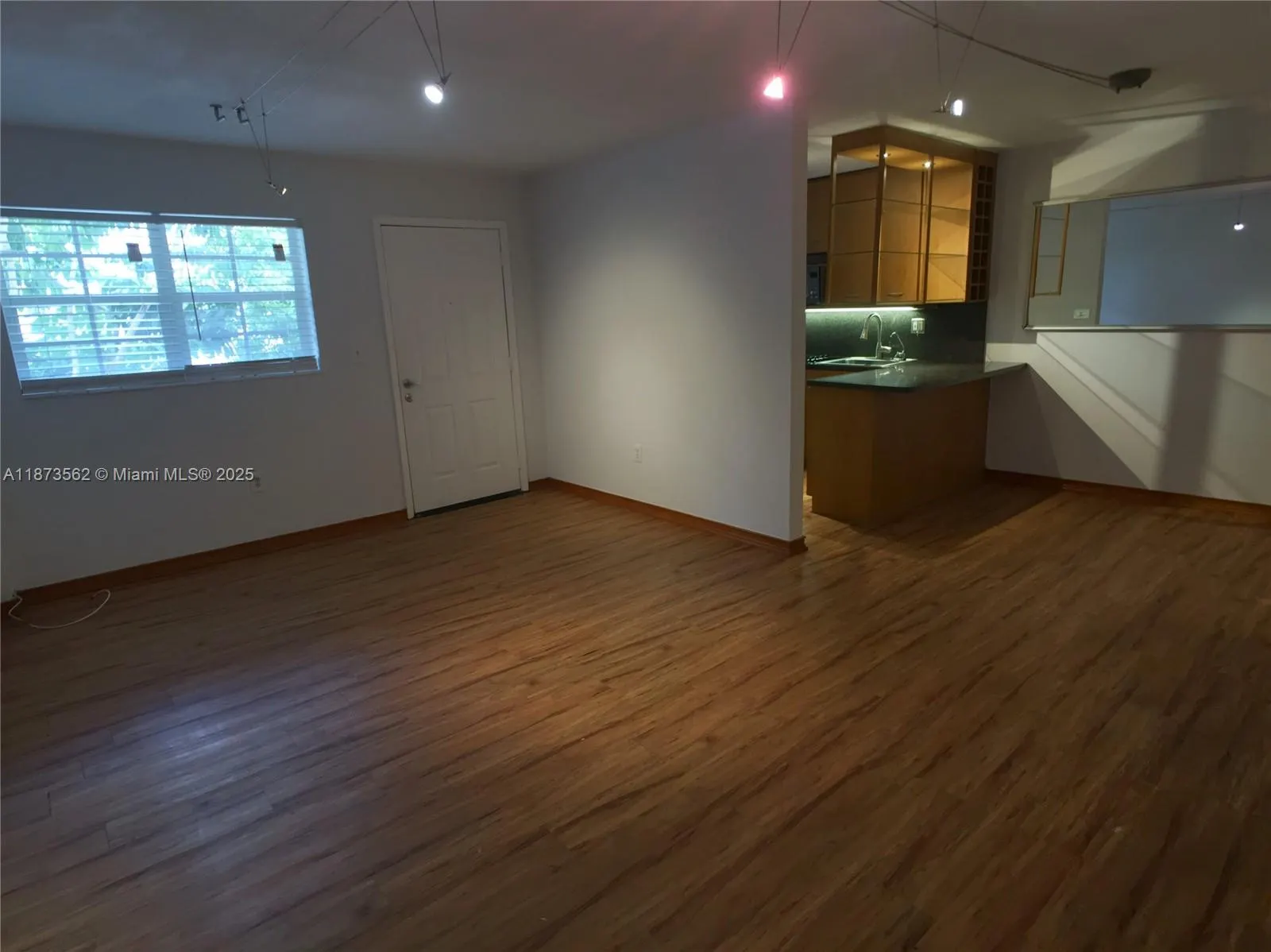 1620 West Ave, #302