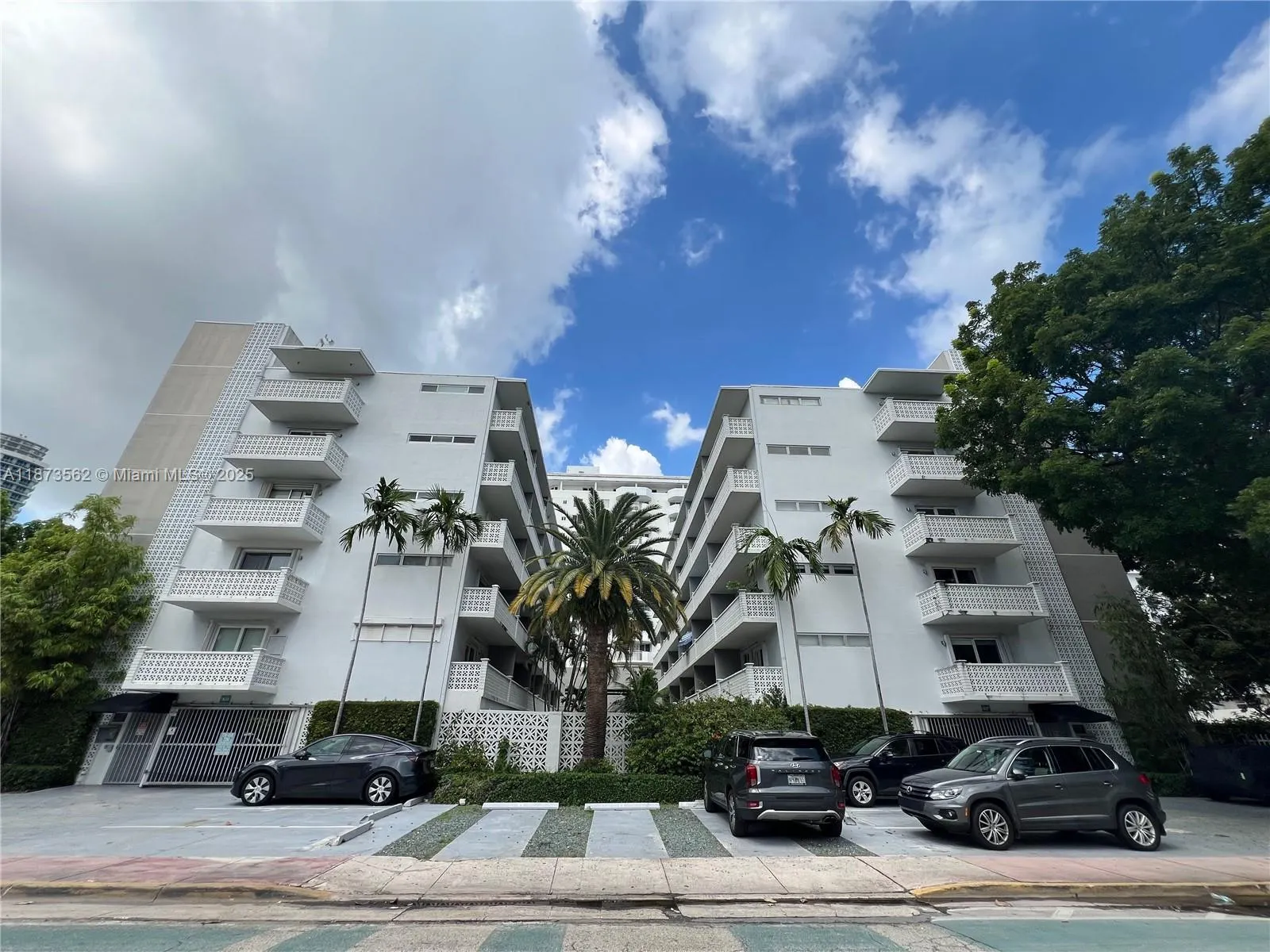 1620 West Ave, #302