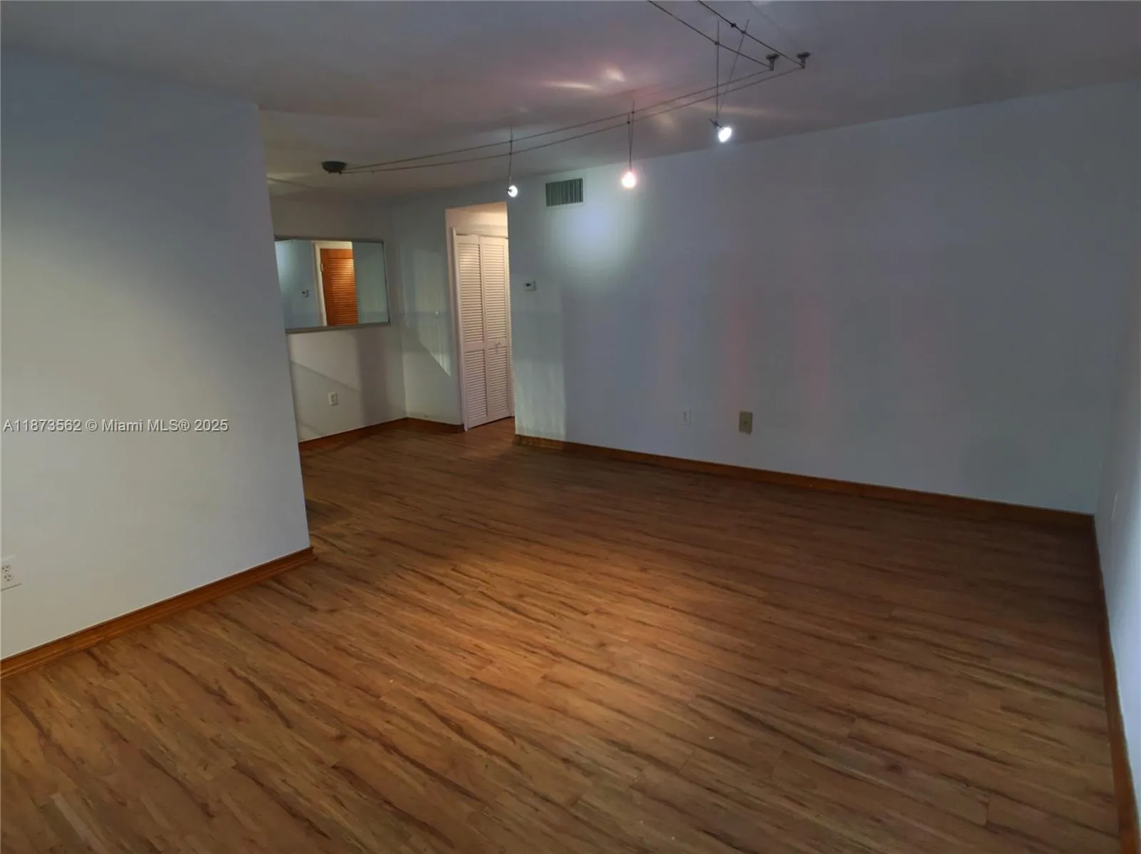 1620 West Ave, #302