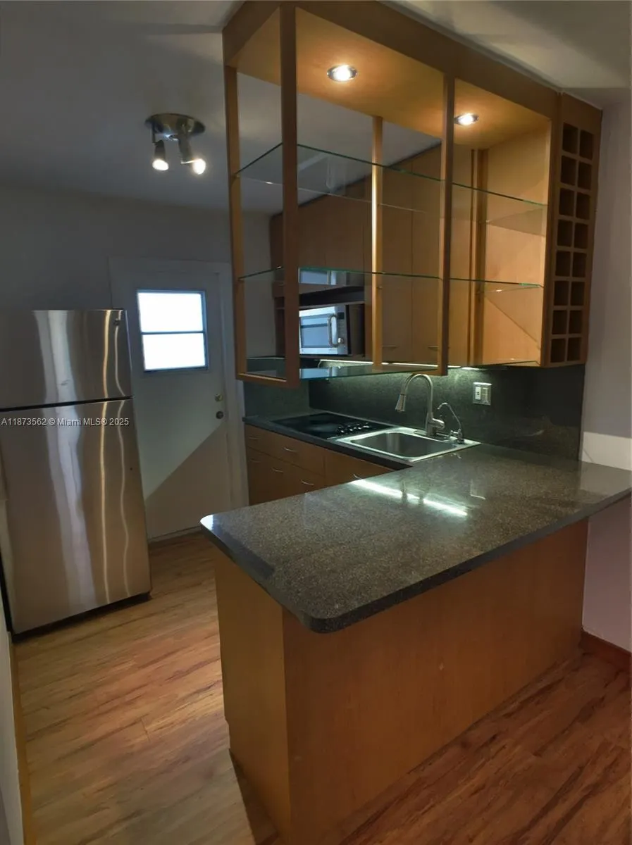 1620 West Ave, #302