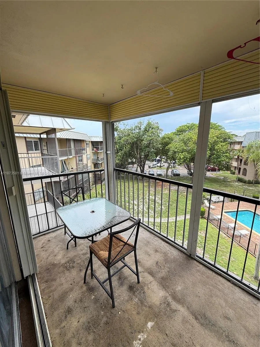 5961 N Falls Cir Dr, #408