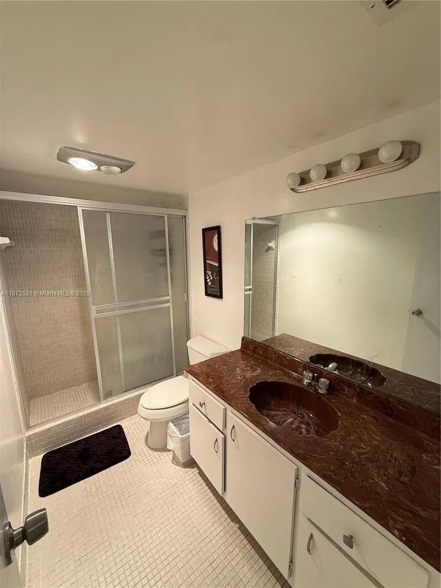 5961 N Falls Cir Dr, #408
