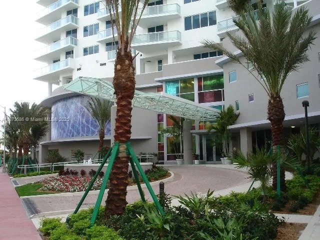 3801 Collins Ave, #1806
