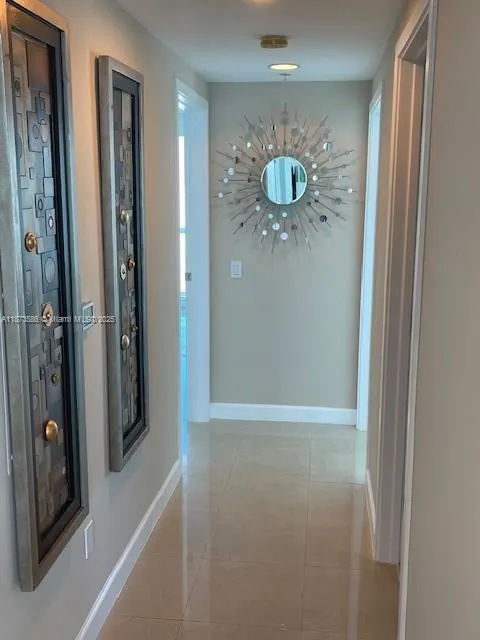 3801 Collins Ave, #1806