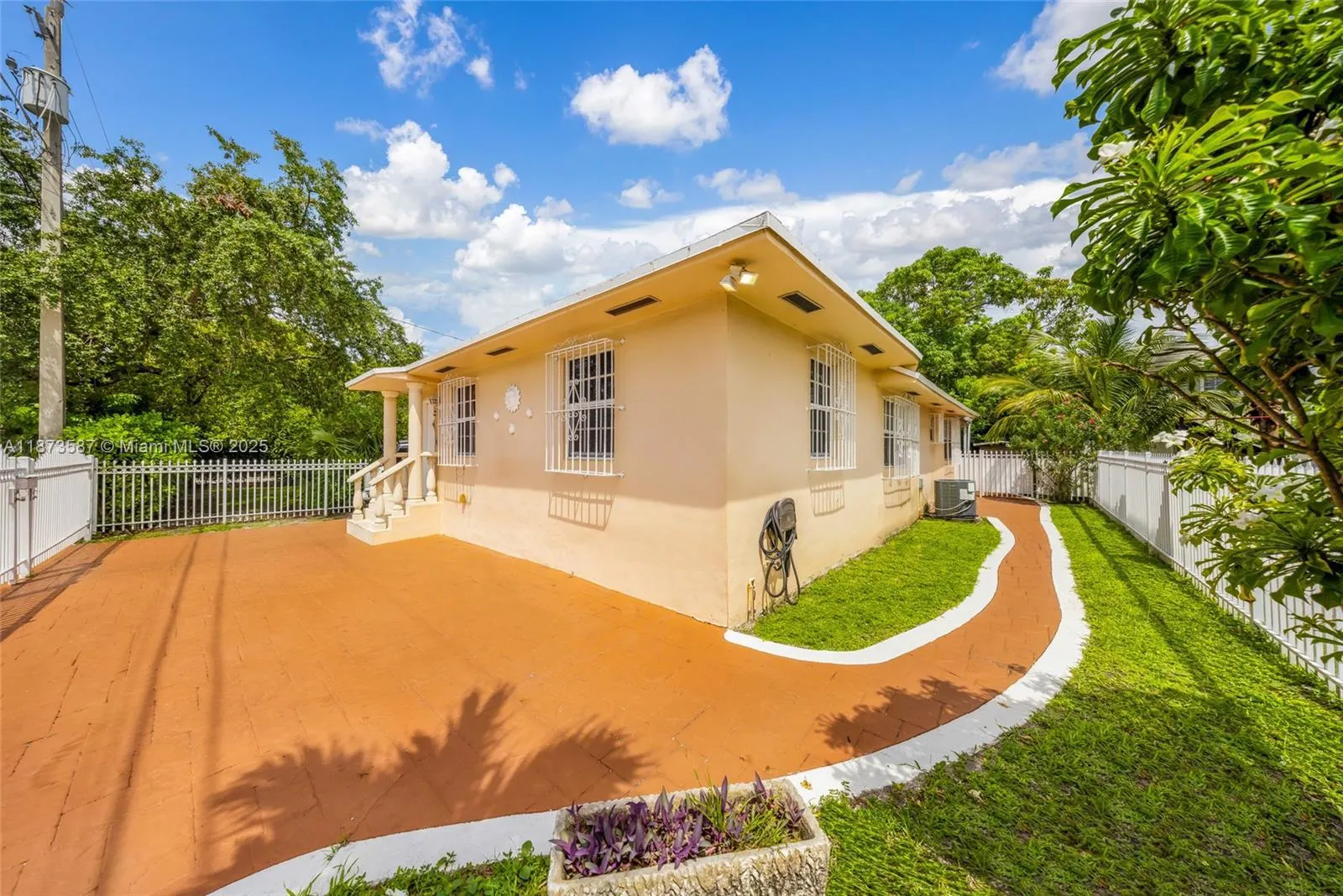 287 NW 31st St