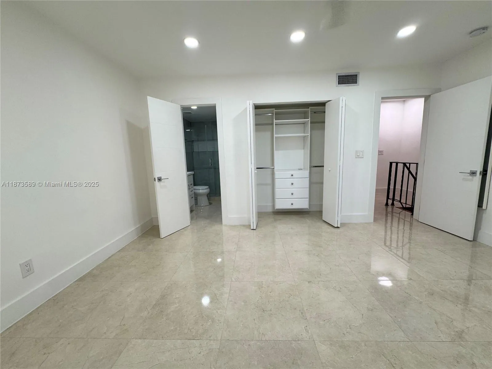 3768 NE 167th St, #46