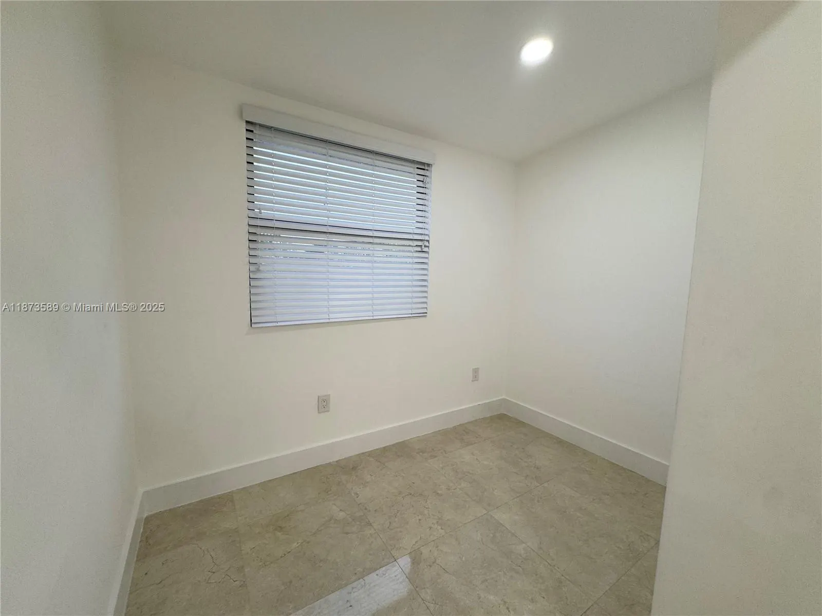 3768 NE 167th St, #46