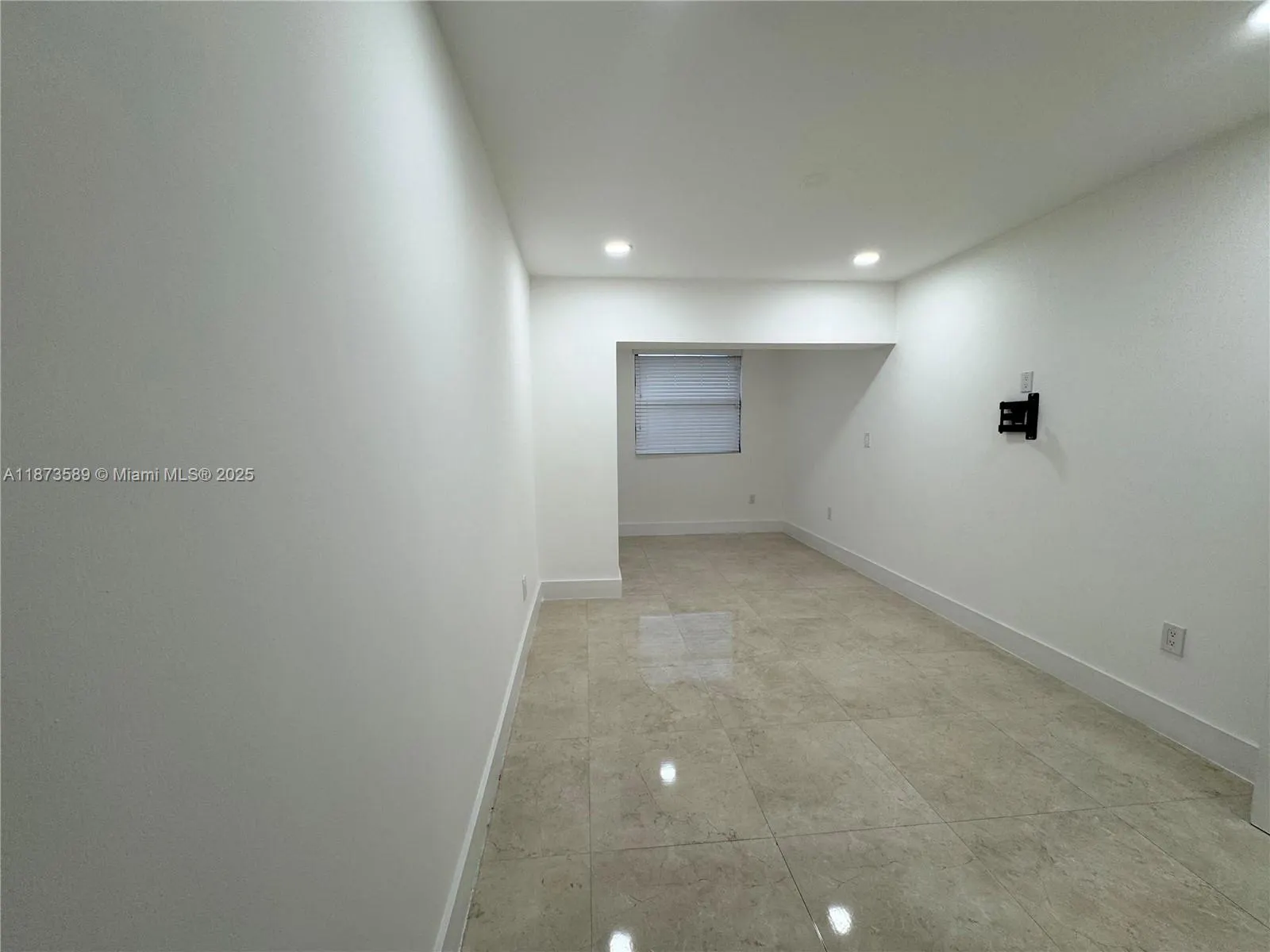3768 NE 167th St, #46