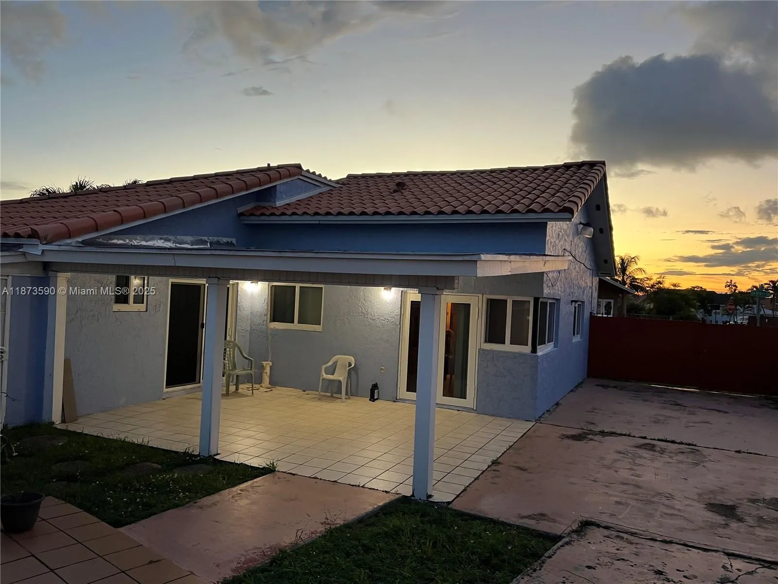 749 SW 99th Ct Cir