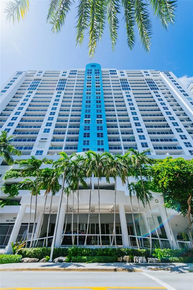 1800 Sunset Harbour Dr, #703