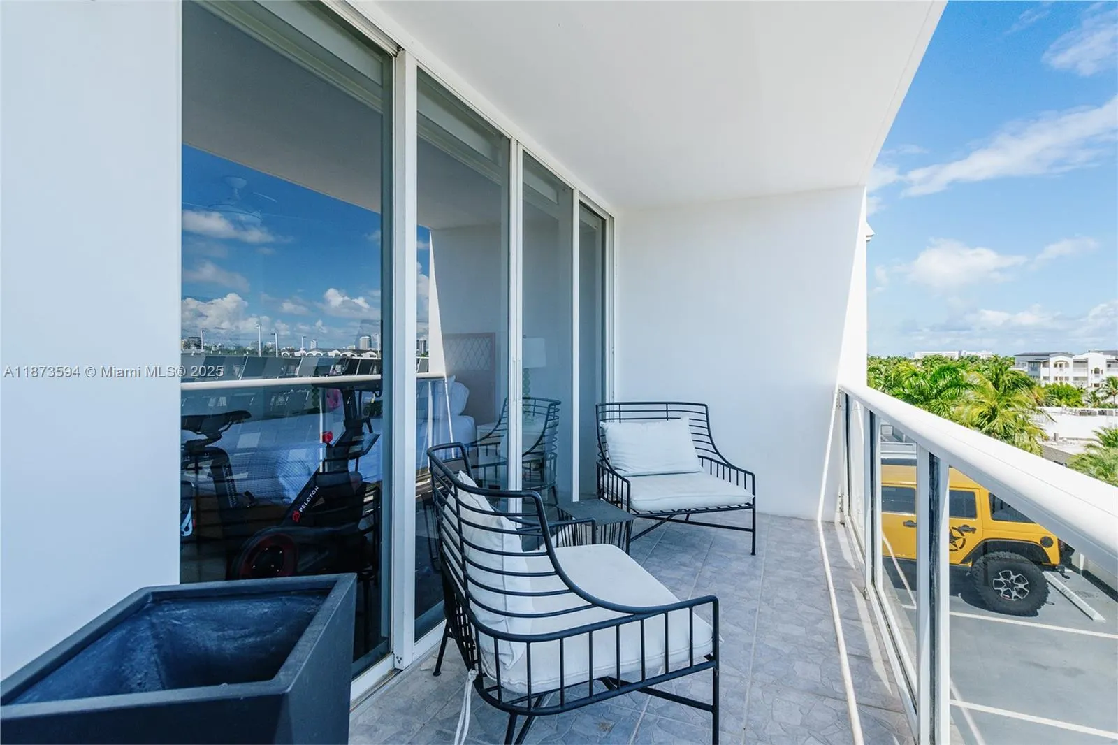 1800 Sunset Harbour Dr, #703