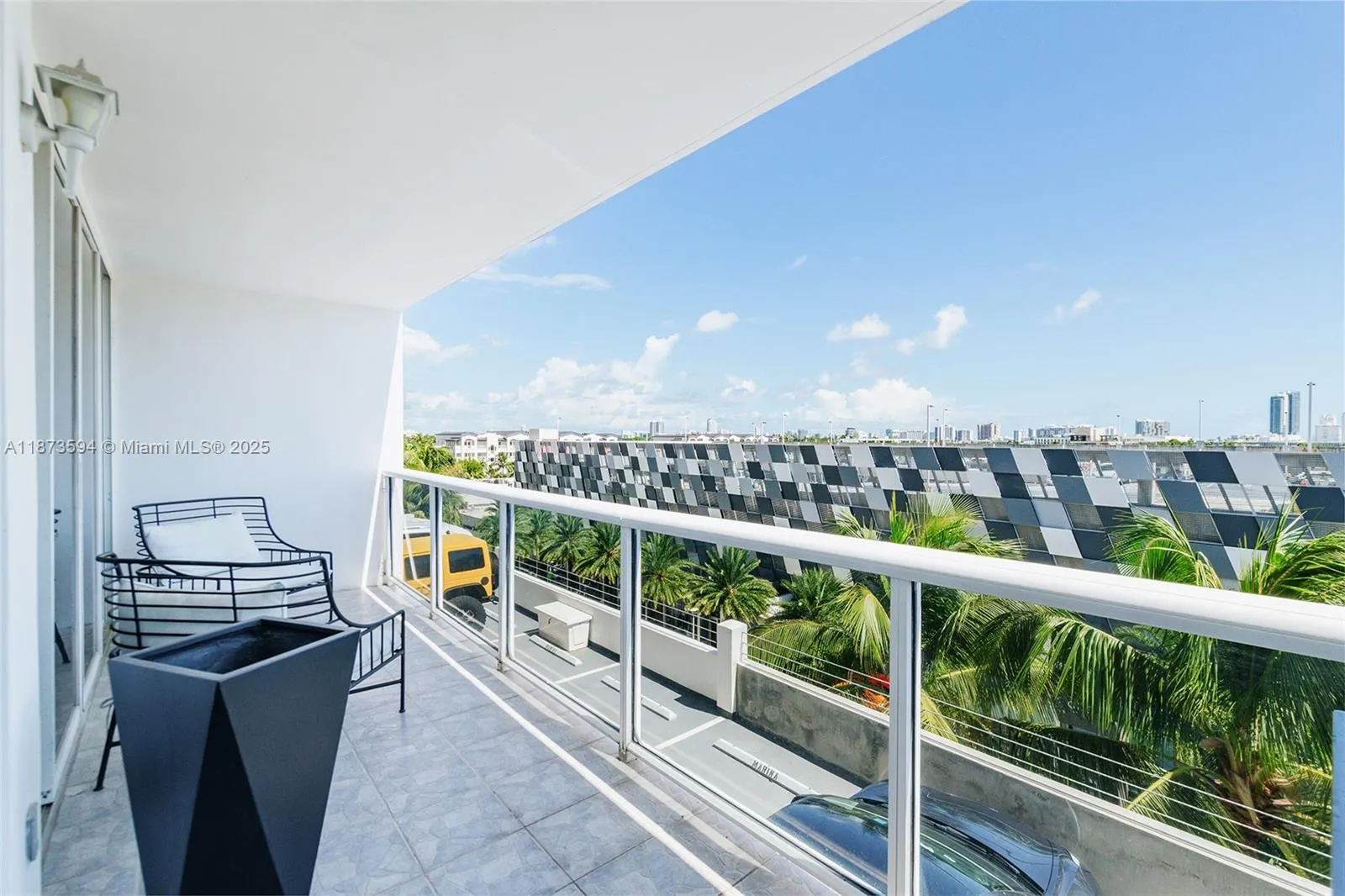 1800 Sunset Harbour Dr, #703
