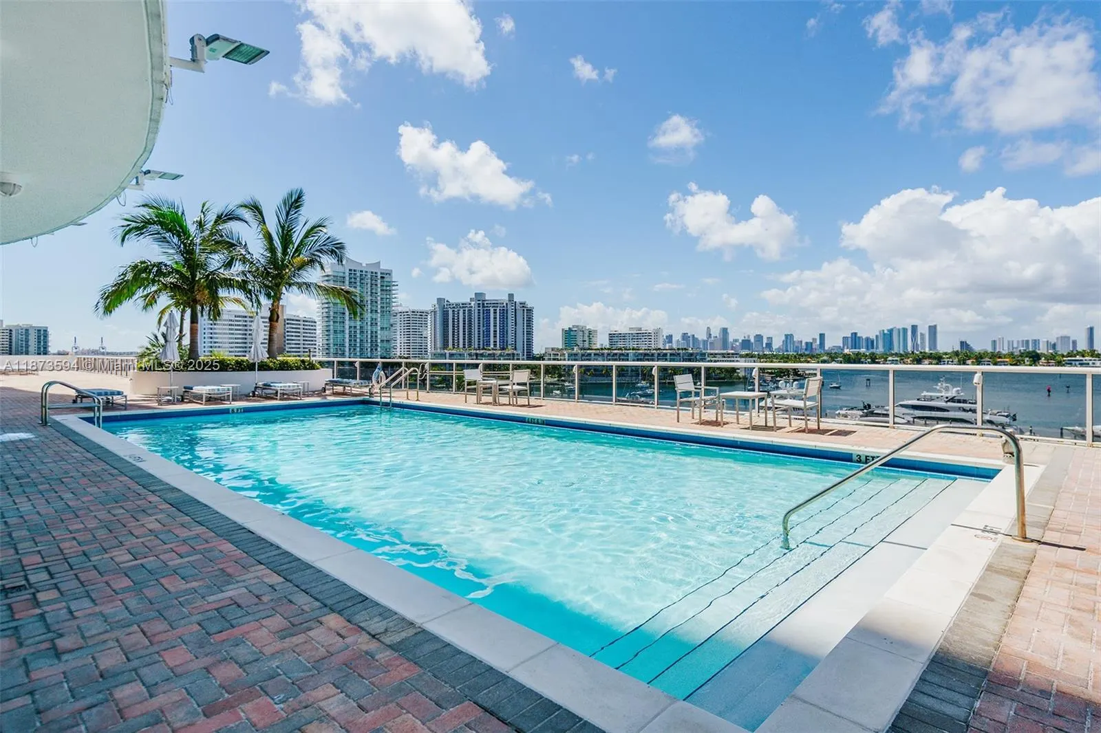 1800 Sunset Harbour Dr, #703