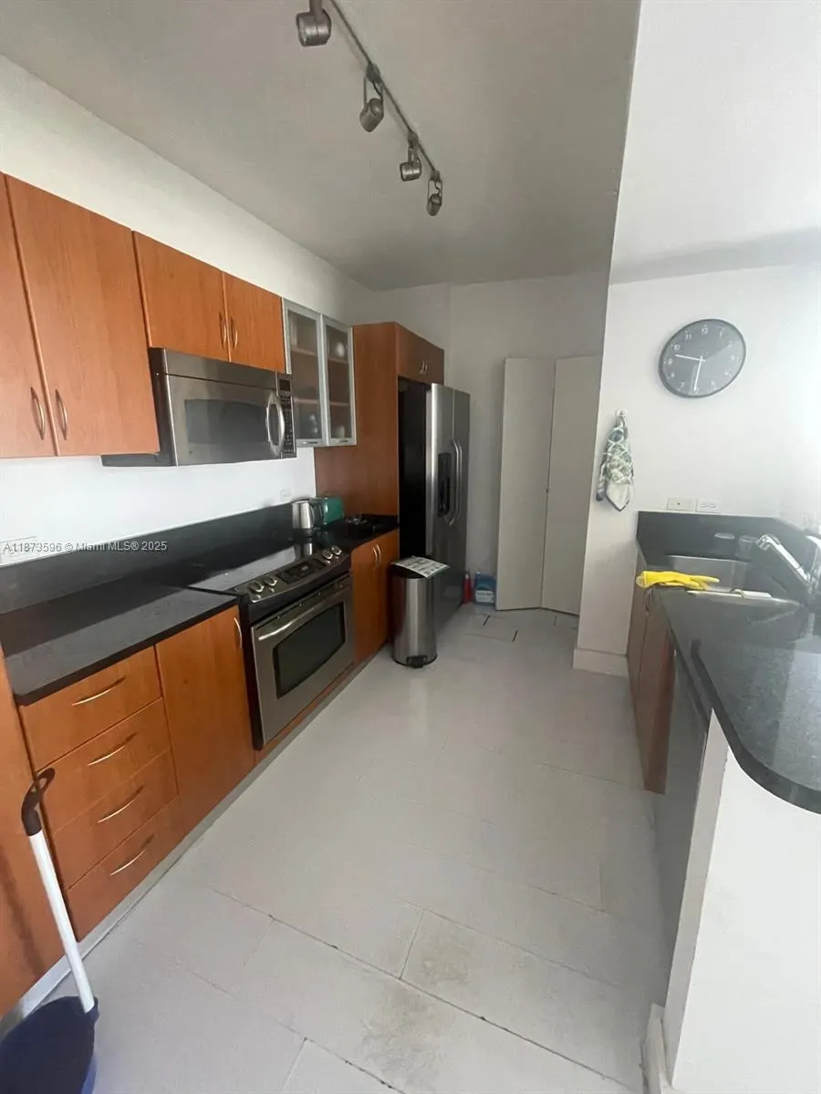 18800 NE 29th Ave, #801