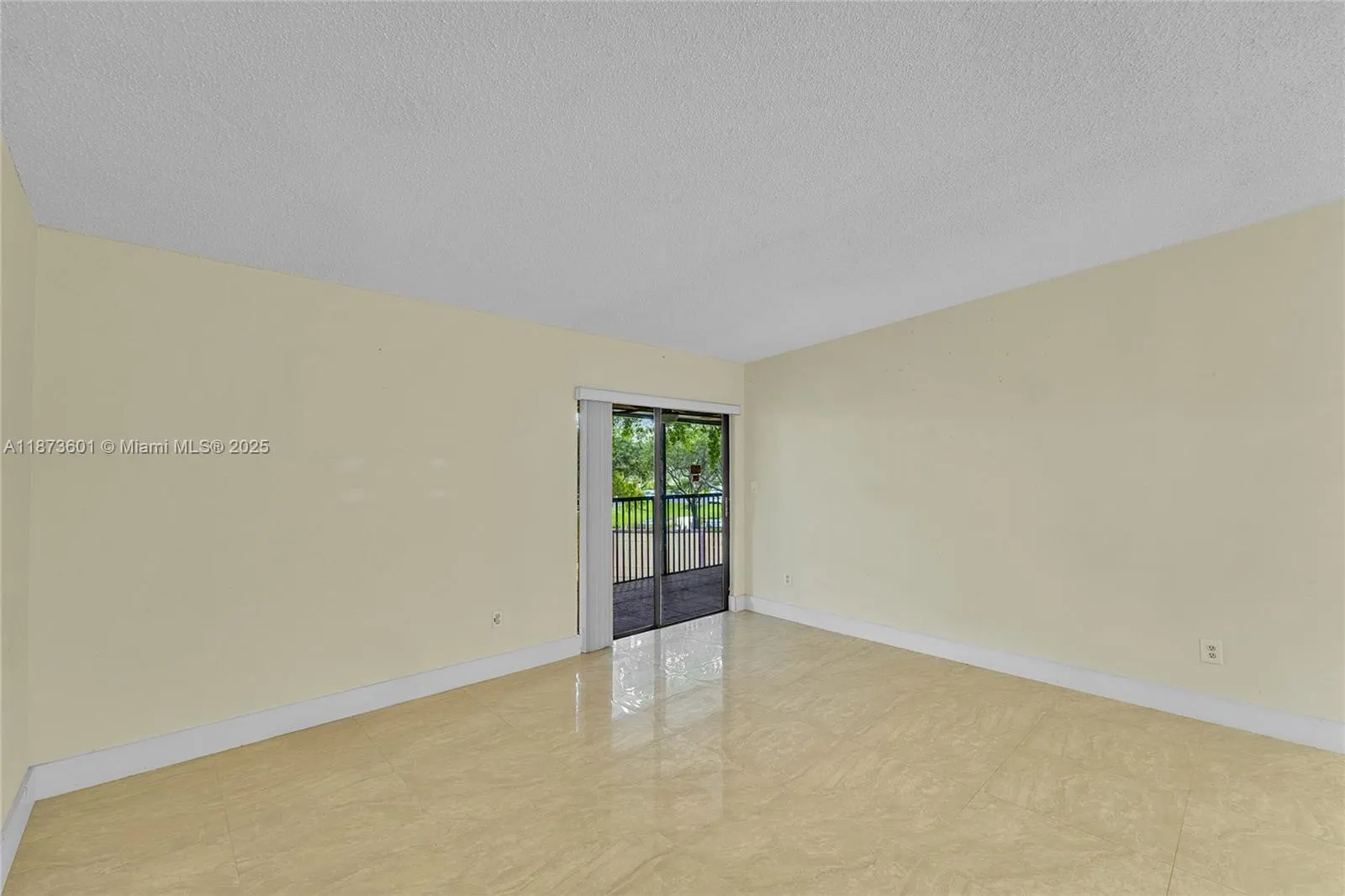 9644 S Belfort Cir, #211