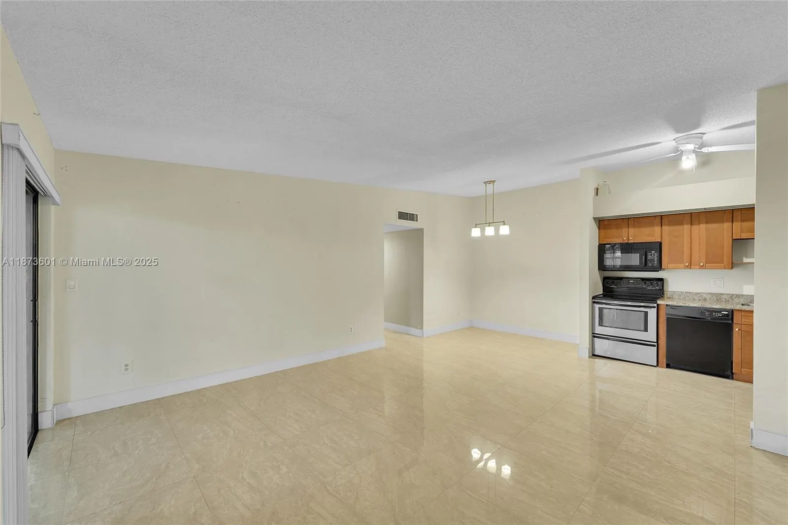 9644 S Belfort Cir, #211