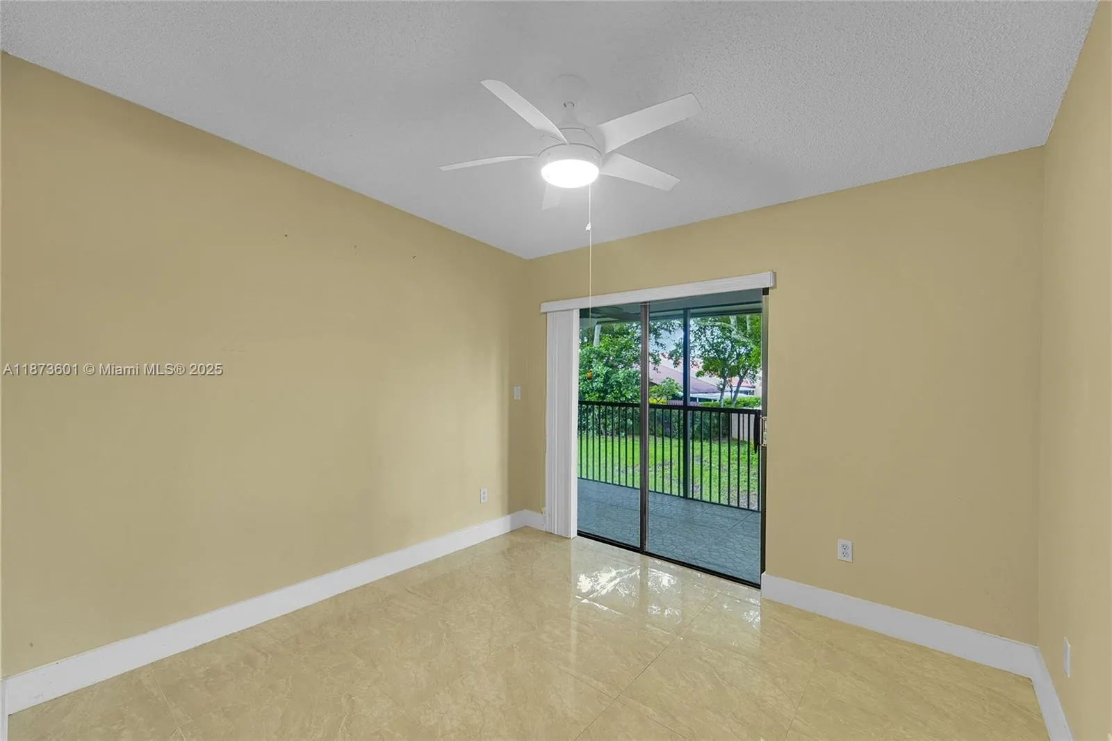9644 S Belfort Cir, #211