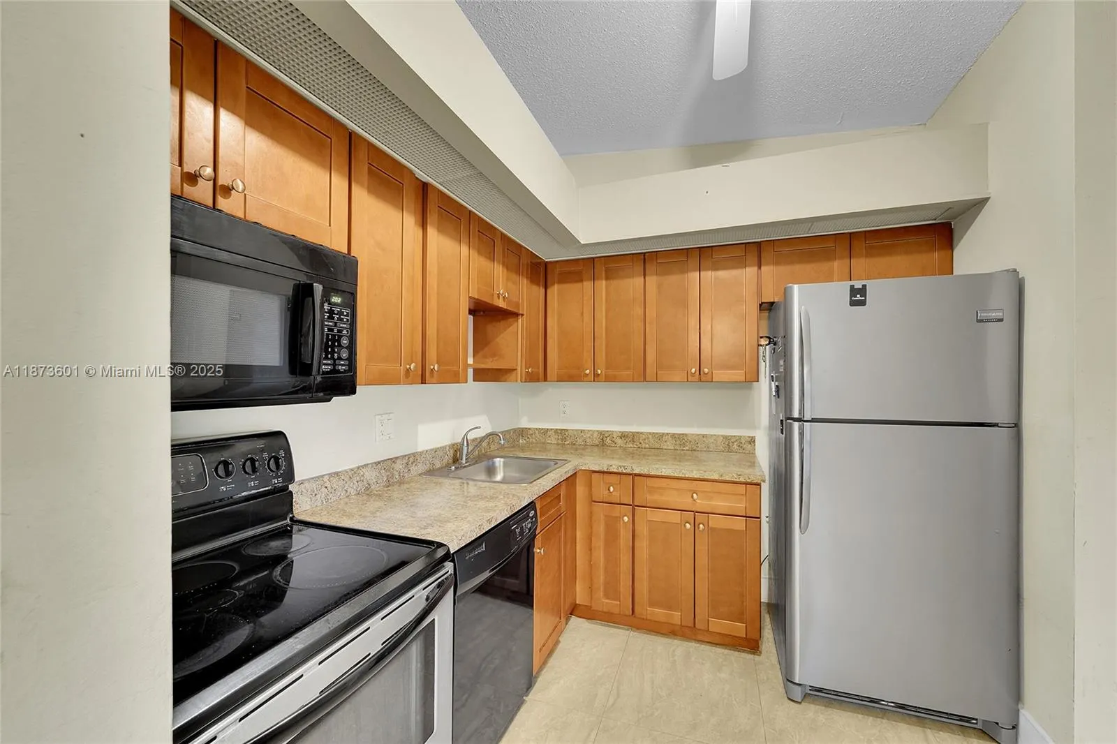 9644 S Belfort Cir, #211