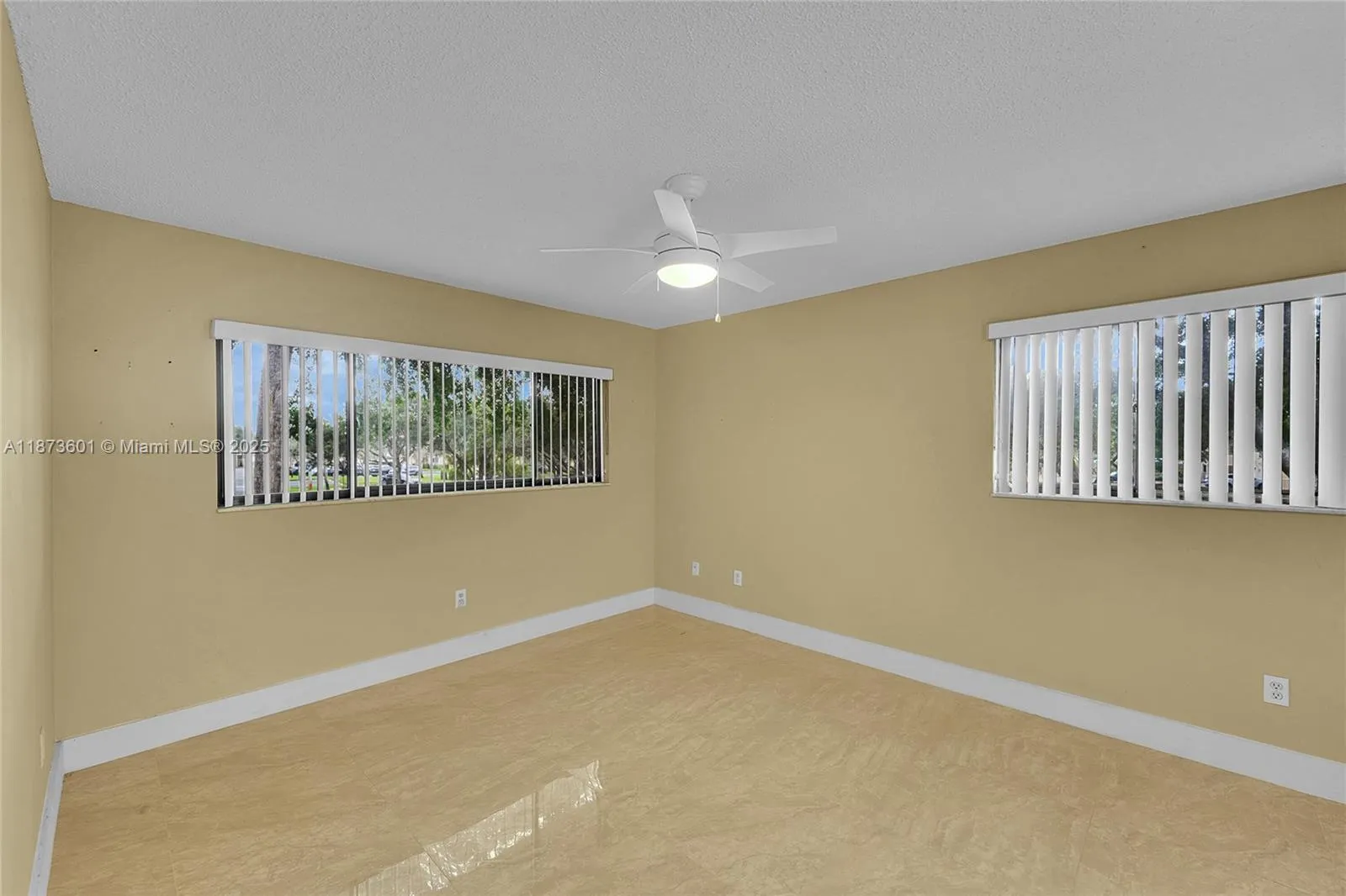 9644 S Belfort Cir, #211