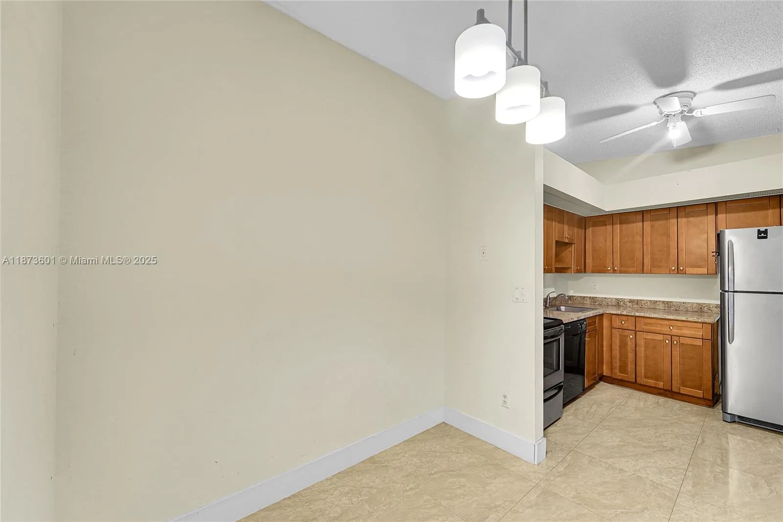 9644 S Belfort Cir, #211