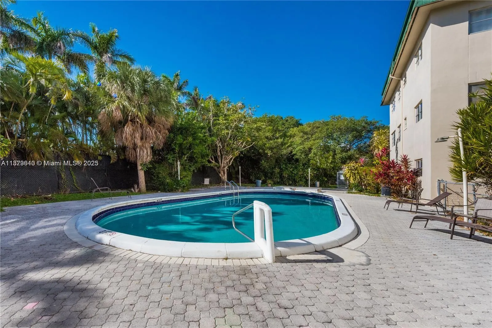 1450 Atlantic Shores Blvd, #303