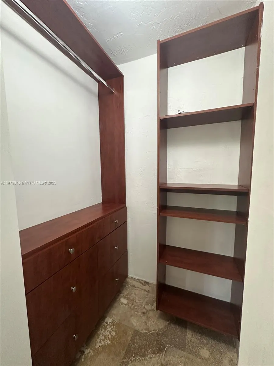20200 NE 27th Ct, #16