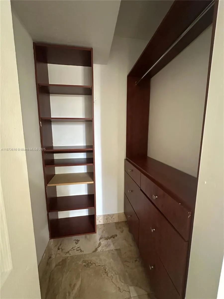 20200 NE 27th Ct, #16