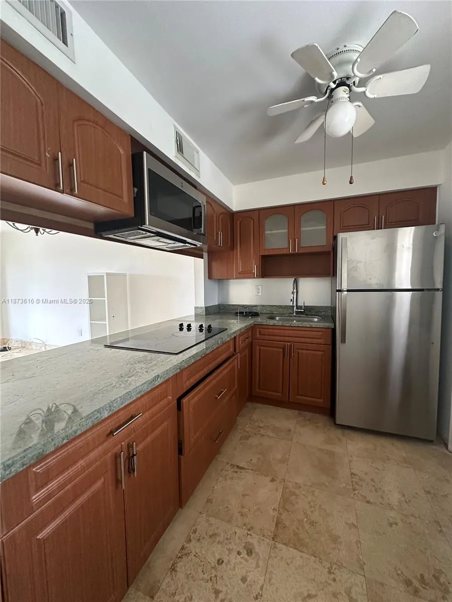20200 NE 27th Ct, #16
