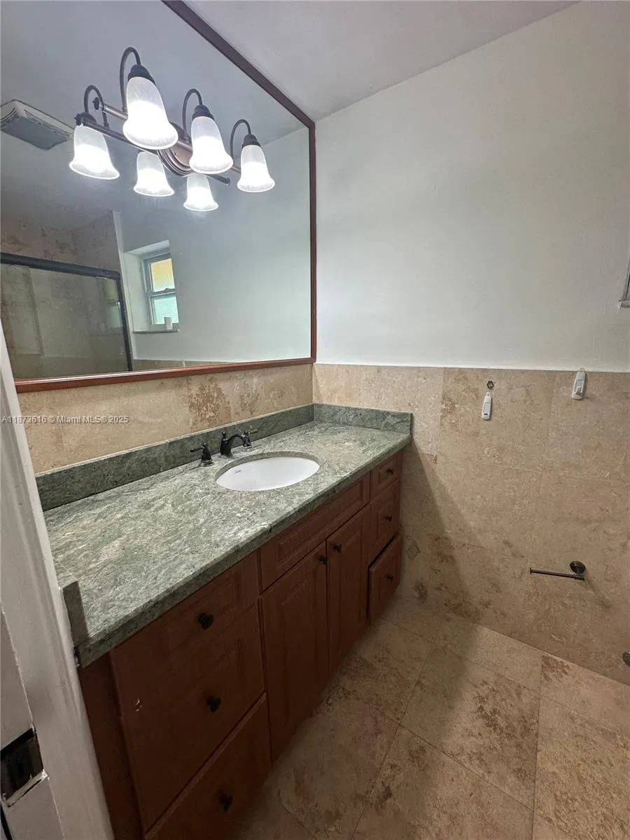 20200 NE 27th Ct, #16