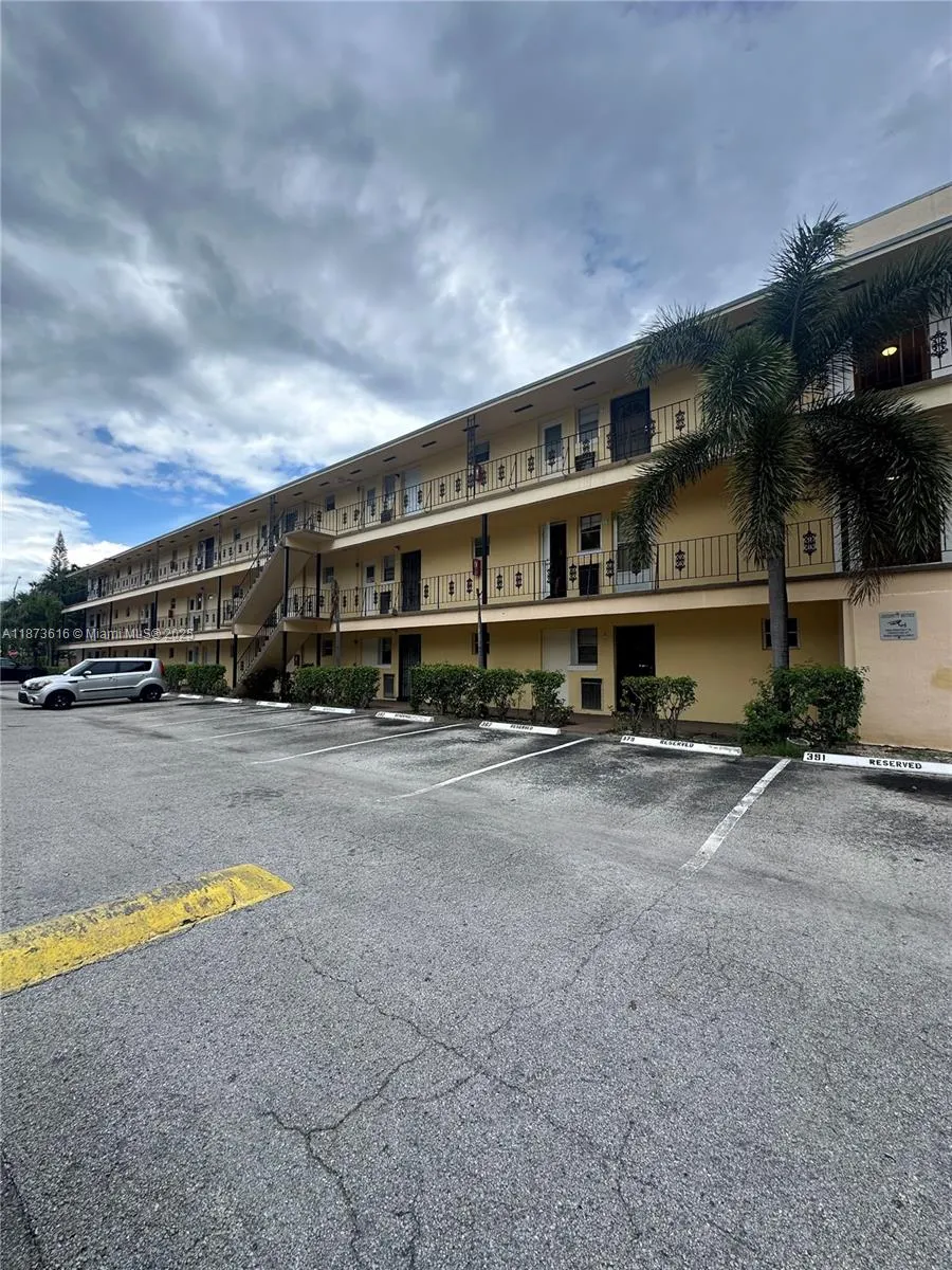 20200 NE 27th Ct, #16