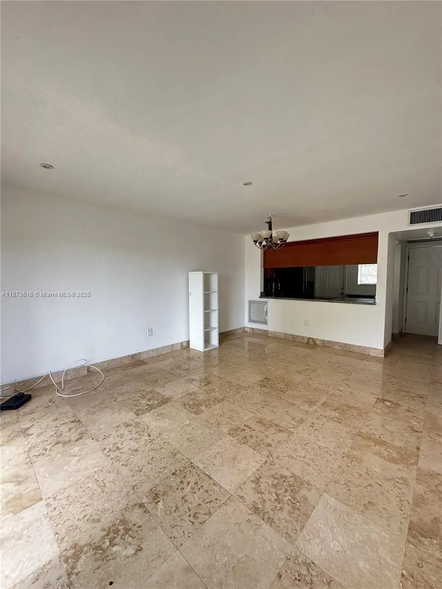 20200 NE 27th Ct, #16