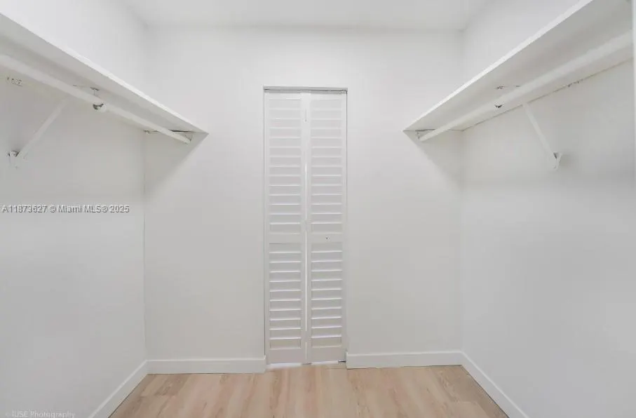 12215 W Dixie Hwy, #106